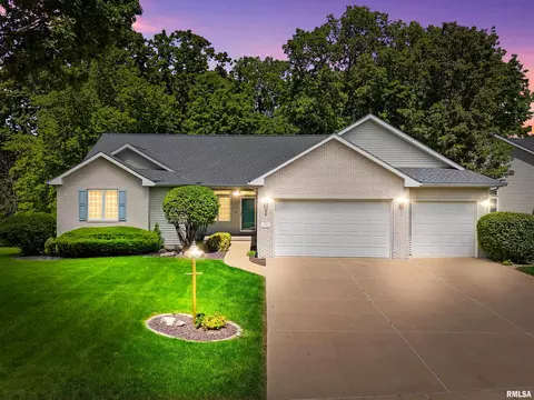 121 Fawn Haven Dr, East Peoria, IL 61611