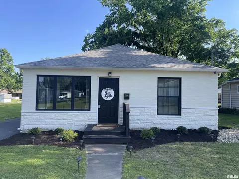 2106 E Clark St, West Frankfort, IL 62896