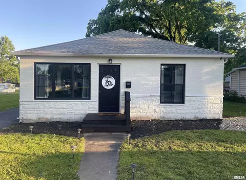 2106 E Clark St, West Frankfort, IL 62896