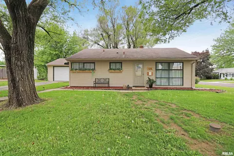 934 W Ridgemont Rd, Peoria, IL 61614