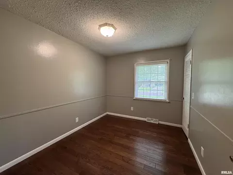 Bedroom - 834 E Franklin St, Macomb, IL 61455 photo 3 of 4