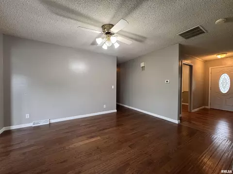 Living - 834 E Franklin St, Macomb, IL 61455 photo 6 of 6