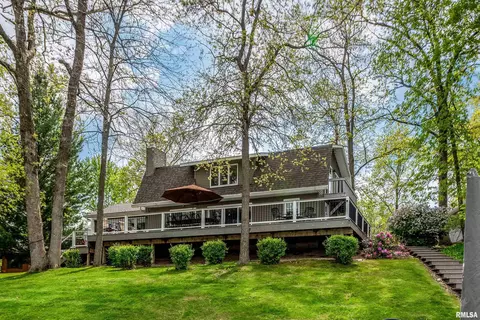 380 Charter Oak Pl, Dahinda, IL 61428