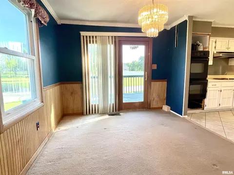 Dining - 5121 S Sir Lionel Ct, Mapleton, IL 61547 photo 1 of 2