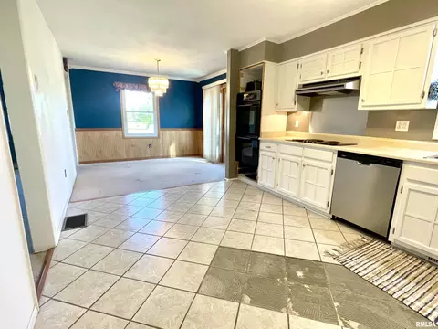 Kitchen - 5121 S Sir Lionel Ct, Mapleton, IL 61547 photo 3 of 3