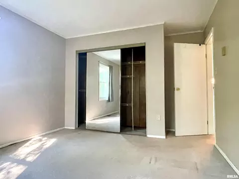 Bedroom - 5121 S Sir Lionel Ct, Mapleton, IL 61547 photo 2 of 4