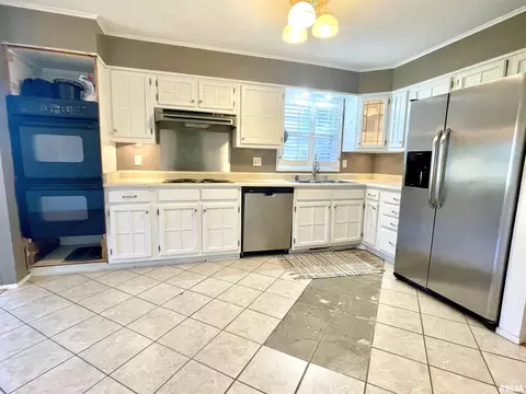 Kitchen - 5121 S Sir Lionel Ct, Mapleton, IL 61547 photo 1 of 3