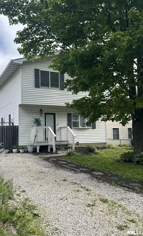 923 E London Ave, Peoria Heights, IL 61616