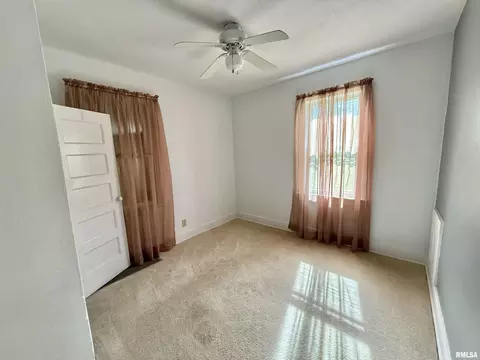Bedroom - 1478 E Chestnut St, Canton, IL 61520 photo 3 of 4