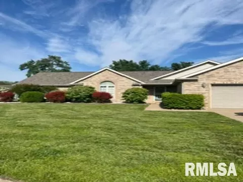 1307 N Magnolia Dr, Marion, IL 62959