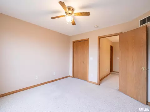 Bedroom - 2215 County Road 600 N Rd, Secor, IL 61771 photo 7 of 12