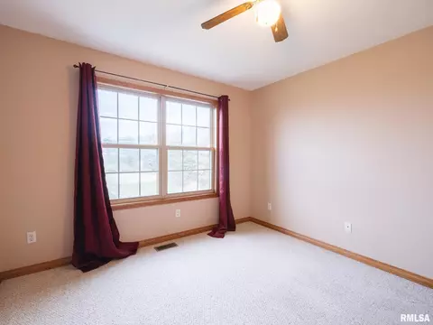 Bedroom - 2215 County Road 600 N Rd, Secor, IL 61771 photo 8 of 12