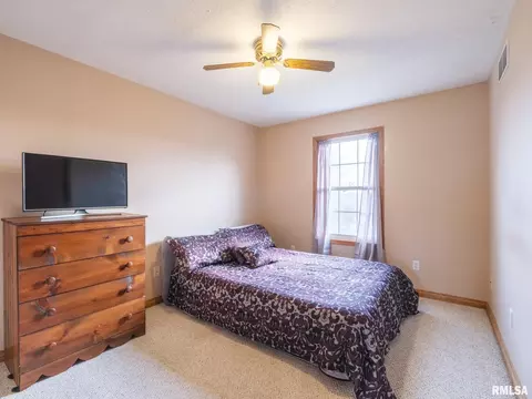 Bedroom - 2215 County Road 600 N Rd, Secor, IL 61771 photo 10 of 12