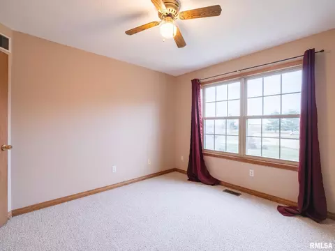 Bedroom - 2215 County Road 600 N Rd, Secor, IL 61771 photo 9 of 12