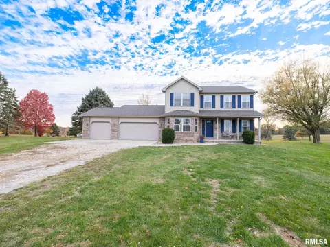 Exterior - 2215 County Road 600 N Rd, Secor, IL 61771 photo 1 of 12