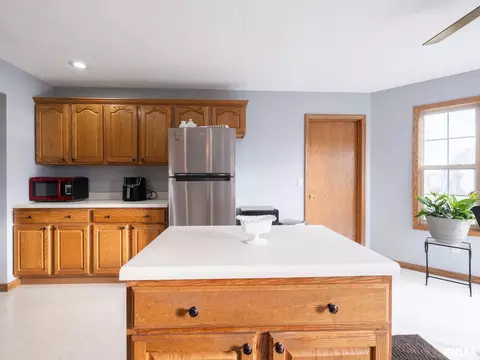 Kitchen - 2215 County Road 600 N Rd, Secor, IL 61771 photo 10 of 12