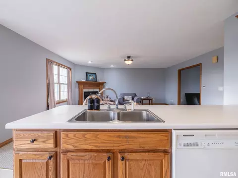 Kitchen - 2215 County Road 600 N Rd, Secor, IL 61771 photo 8 of 12