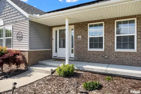 Exterior - 5 Osprey Ct, Pekin, IL 61554 photo 4 of 15