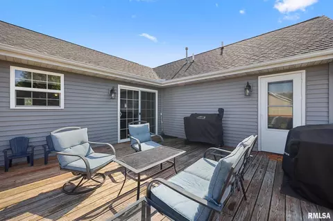 Exterior - 5 Osprey Ct, Pekin, IL 61554 photo 11 of 15