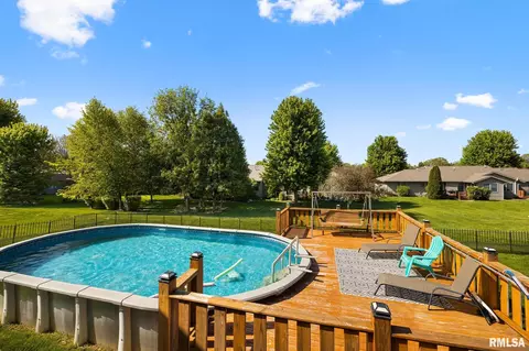Exterior - 5 Osprey Ct, Pekin, IL 61554 photo 12 of 15