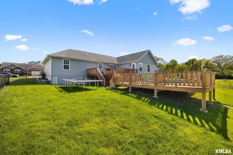 Exterior - 5 Osprey Ct, Pekin, IL 61554 photo 6 of 15