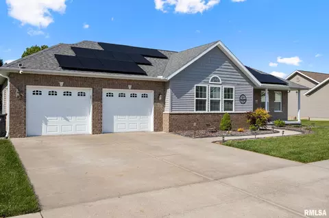 Exterior - 5 Osprey Ct, Pekin, IL 61554 photo 2 of 15
