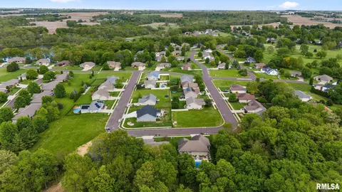 View/Area - 5 Osprey Ct, Pekin, IL 61554 photo 5 of 7