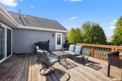 Exterior - 5 Osprey Ct, Pekin, IL 61554 photo 9 of 15