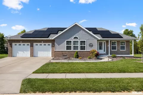 5 Osprey Ct, Pekin, IL 61554