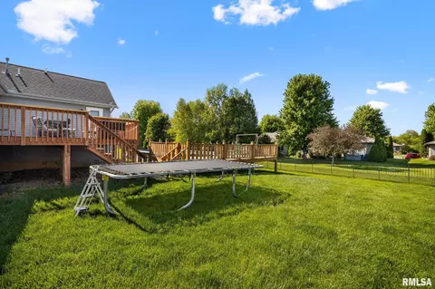 Exterior - 5 Osprey Ct, Pekin, IL 61554 photo 5 of 15