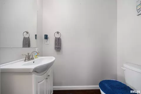 Bath - 5 Osprey Ct, Pekin, IL 61554 photo 1 of 5