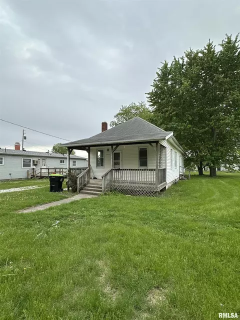 124 N Rile St, Bushnell, IL 61422