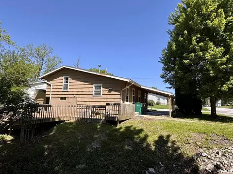 Exterior - 439 E Yeiser St, Macomb, IL 61455 photo 2 of 5