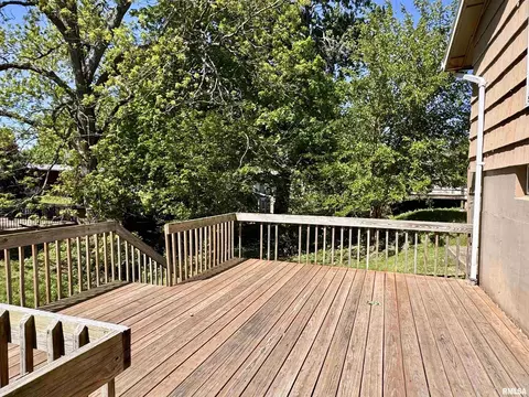 Exterior - 439 E Yeiser St, Macomb, IL 61455 photo 3 of 5