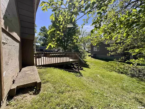 Exterior - 439 E Yeiser St, Macomb, IL 61455 photo 5 of 5