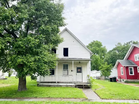 115 S Elm St, Washington, IL 61571