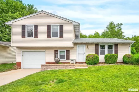 4601 W Andover Dr, Peoria, IL 61615