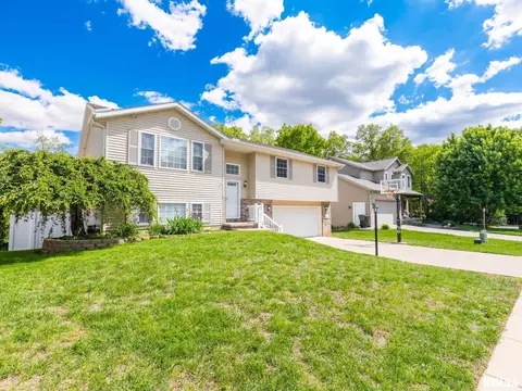 111 Patriot Dr, East Peoria, IL 61611
