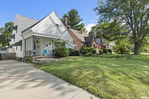 805 W Forrest Hill Ave, Peoria, IL 61604