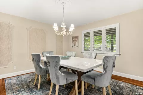Dining - 210 E Morningside Dr, Peoria, IL 61614 photo 2 of 4