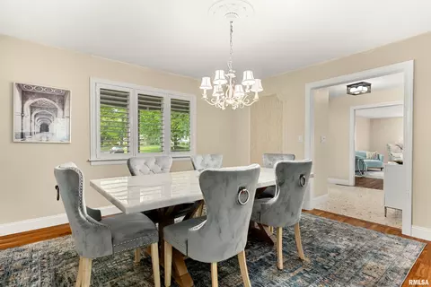 Dining - 210 E Morningside Dr, Peoria, IL 61614 photo 3 of 4