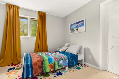 Bedroom - 210 E Morningside Dr, Peoria, IL 61614 photo 4 of 11