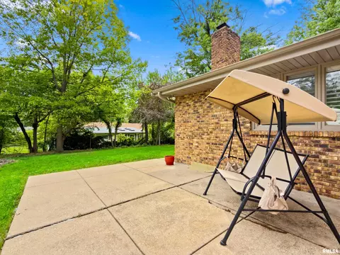 Exterior - 210 E Morningside Dr, Peoria, IL 61614 photo 6 of 11