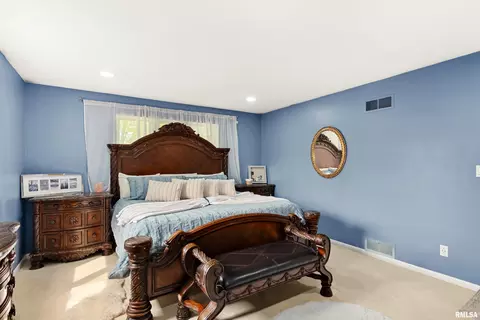 Bedroom - 210 E Morningside Dr, Peoria, IL 61614 photo 2 of 11