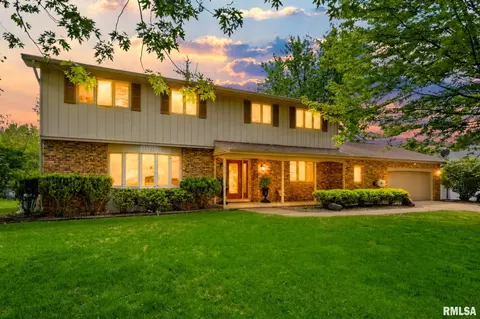 210 E Morningside Dr, Peoria, IL 61614