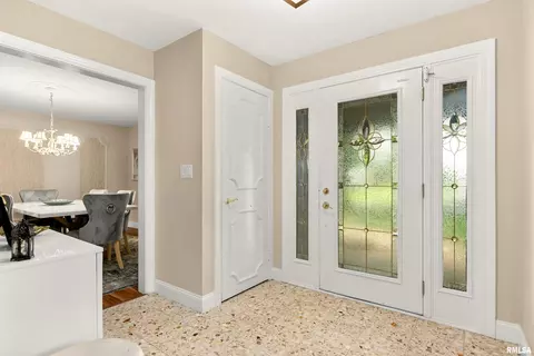 Entry Way - 210 E Morningside Dr, Peoria, IL 61614 photo 1 of 4