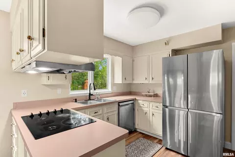Kitchen - 210 E Morningside Dr, Peoria, IL 61614 photo 3 of 5