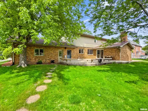 Exterior - 210 E Morningside Dr, Peoria, IL 61614 photo 10 of 11