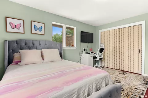 Bedroom - 210 E Morningside Dr, Peoria, IL 61614 photo 10 of 11
