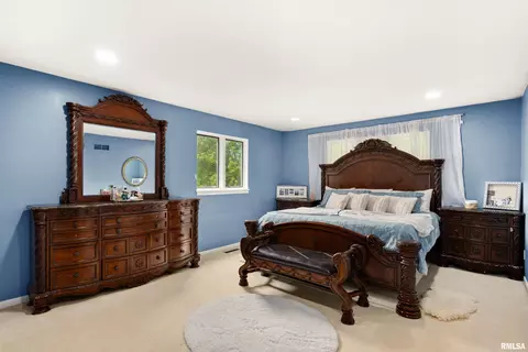 Bedroom - 210 E Morningside Dr, Peoria, IL 61614 photo 1 of 11